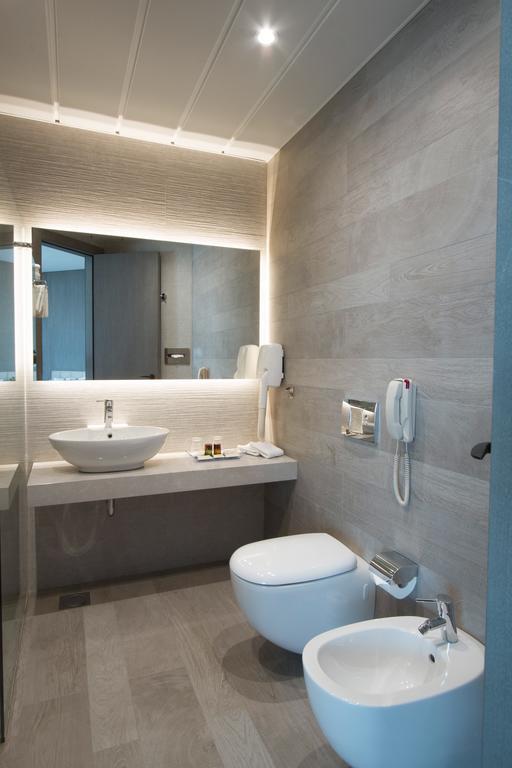 Promenade Hotel Zalqa Kültér fotó