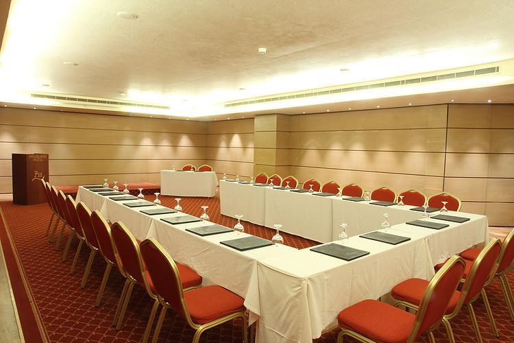 Promenade Hotel Zalqa Kültér fotó