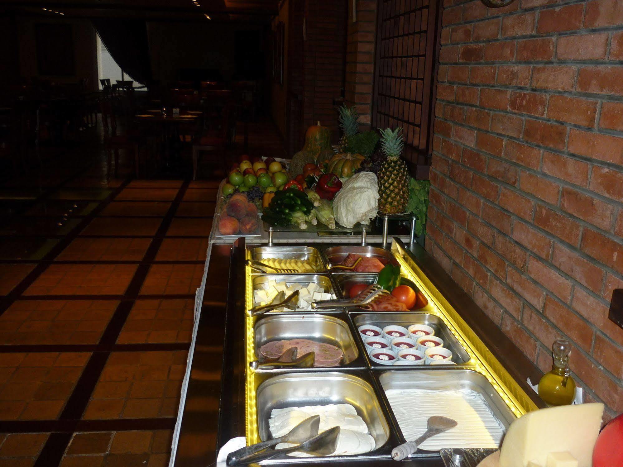Promenade Hotel Zalqa Kültér fotó