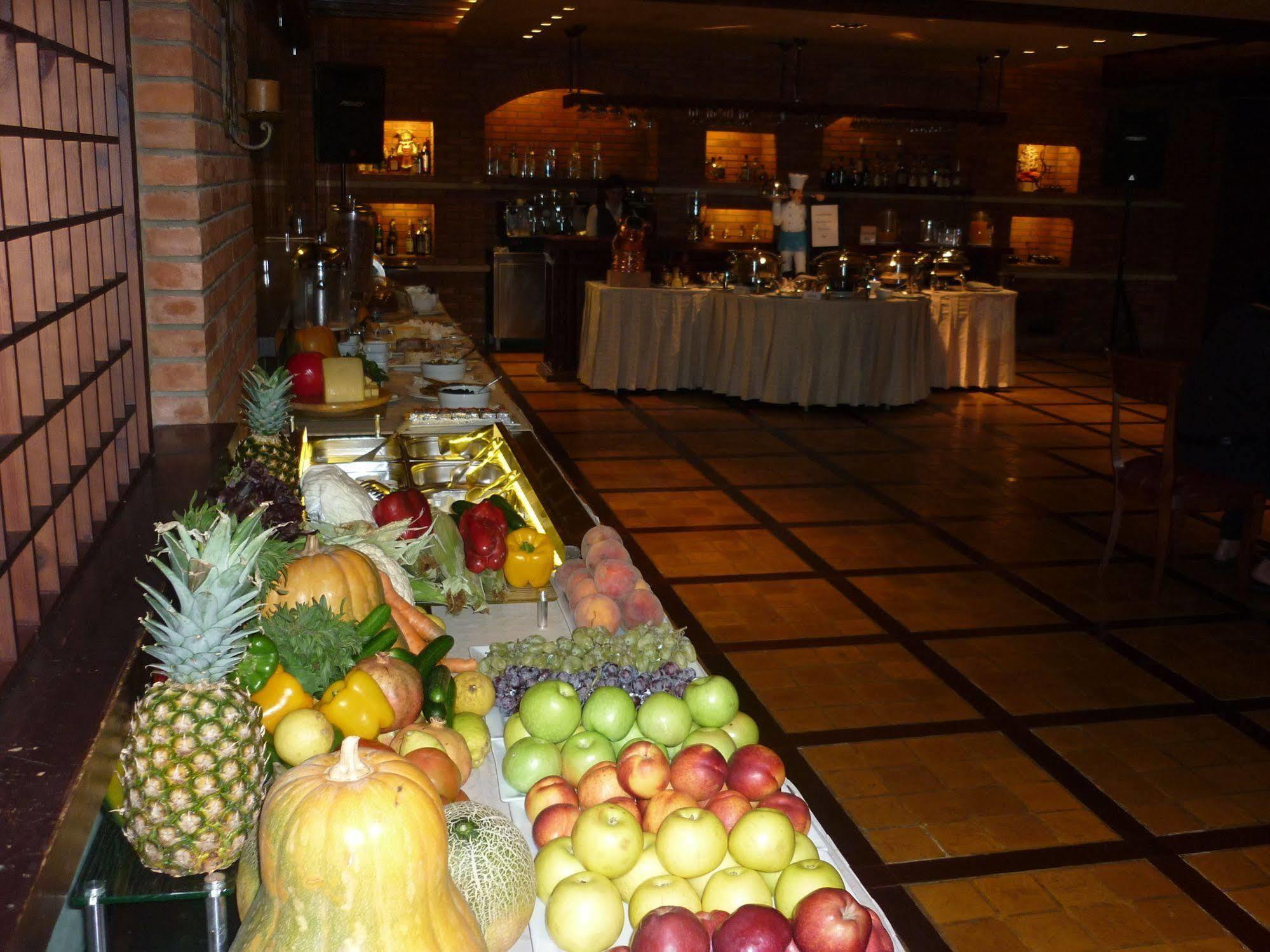 Promenade Hotel Zalqa Kültér fotó