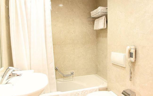 Promenade Hotel Zalqa Kültér fotó